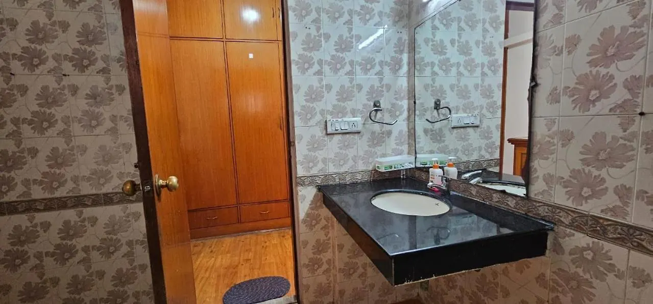 Ferienwohnung Bright Gurugram Gurgaon Apartment