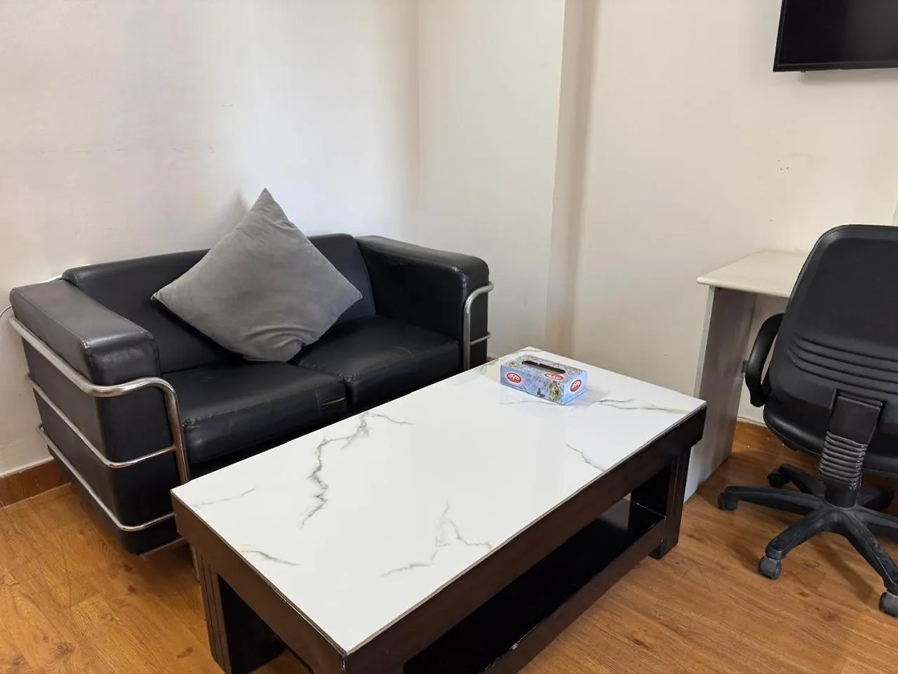 Apartment Ferienwohnung Bright Gurugram Gurgaon